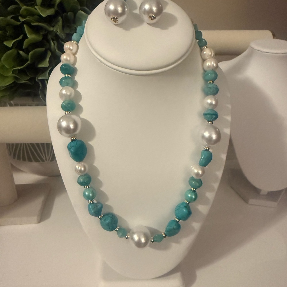 Elegant Turquoise and Pearl Necklace Set